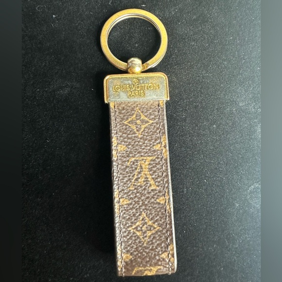 Louis Vuitton Keychain - Picture 9 of 13